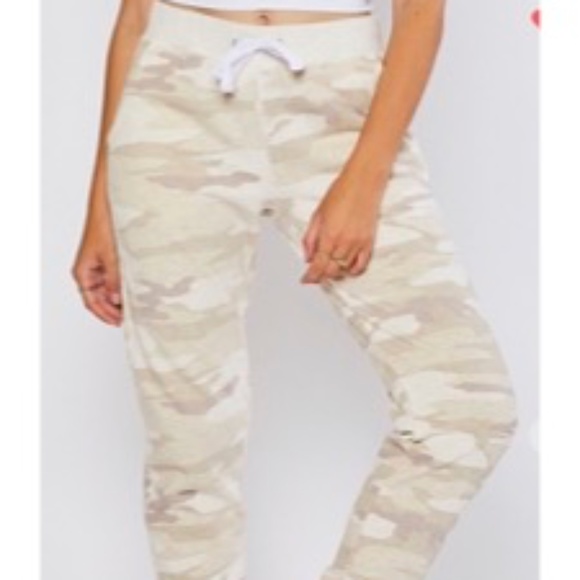 Womens CAMO Joggers lined with fleece. - Picture 2 of 2